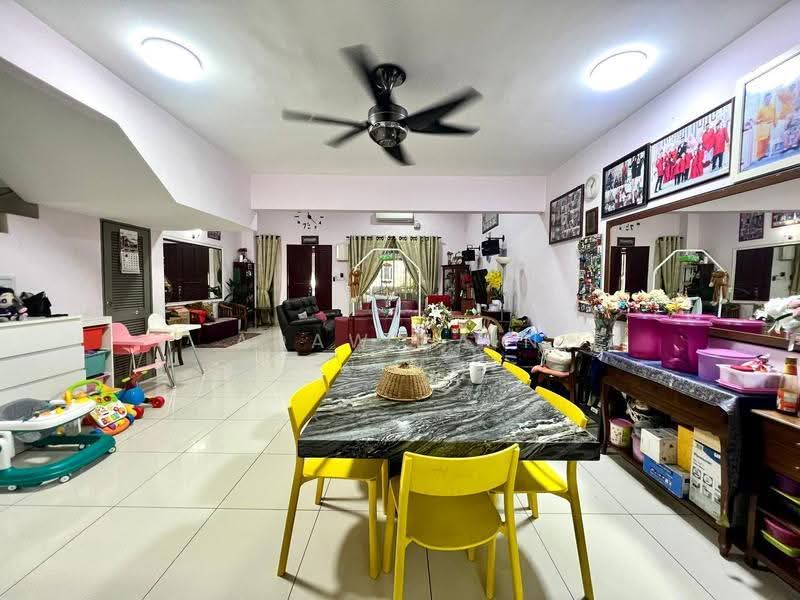 2.5-storey Terraced House for Sale in Seksyen 7 (Shah Alam) - Adaw Zain - Living Room - PropertyGuru.com.my