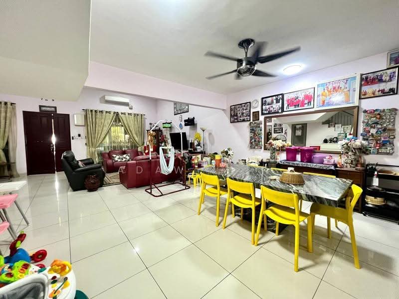 2.5-storey Terraced House for Sale in Seksyen 7 (Shah Alam) - Adaw Zain - Living Room - PropertyGuru.com.my