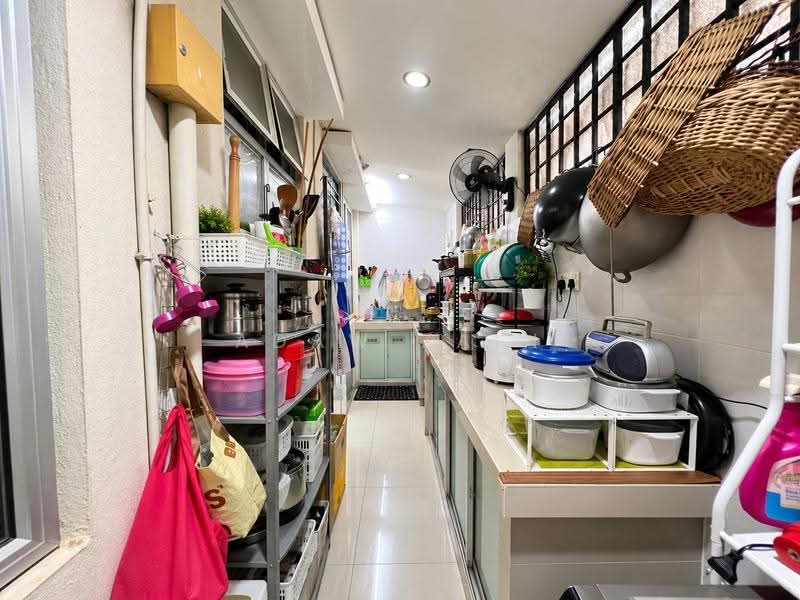 2.5-storey Terraced House for Sale in Seksyen 7 (Shah Alam) - Adaw Zain - Kitchen - PropertyGuru.com.my