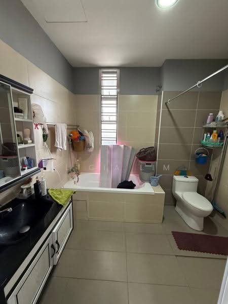 Semi-Detached House for Sale in Taman Ungku Tun Aminah (Skudai) - Alicia Lim - Bathroom - PropertyGuru.com.my