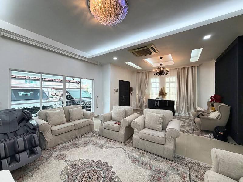 Bungalow House for Sale in Bandar Putra Permai (Seri Kembangan) - Ashraff Daniel - Living Room - PropertyGuru.com.my