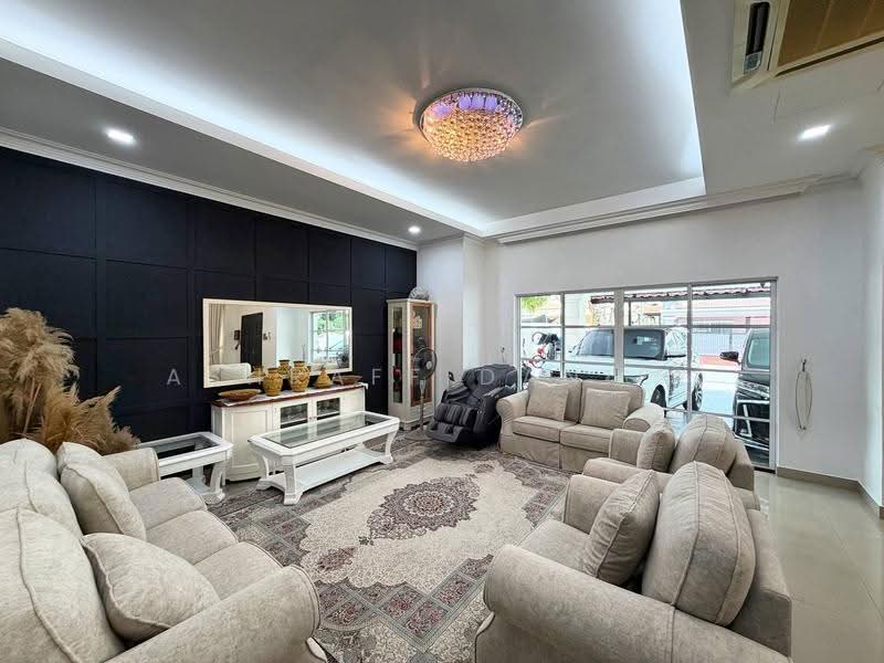 Bungalow House for Sale in Bandar Putra Permai (Seri Kembangan) - Ashraff Daniel - Living Room - PropertyGuru.com.my