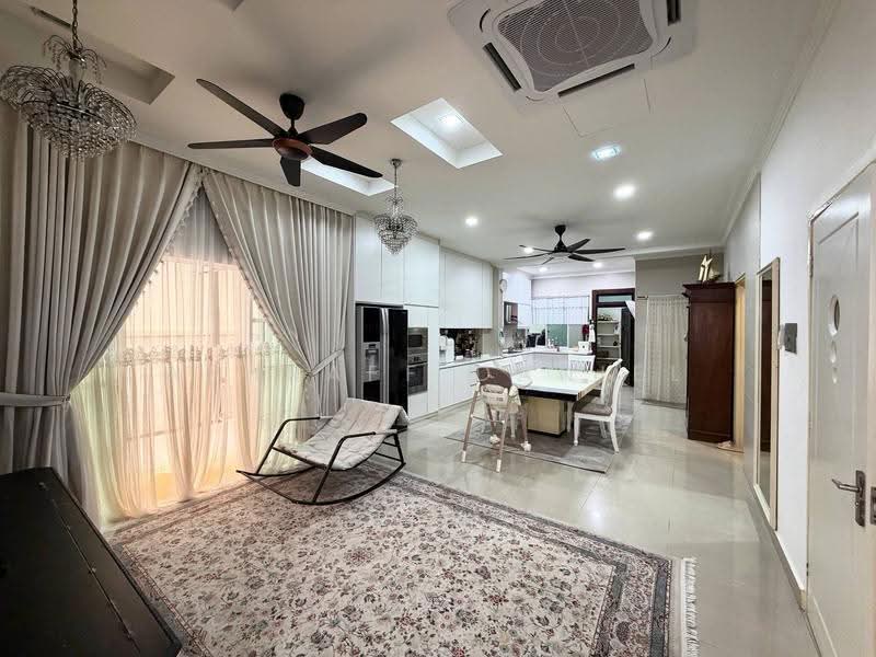 Bungalow House for Sale in Bandar Putra Permai (Seri Kembangan) - Ashraff Daniel - Living Room - PropertyGuru.com.my