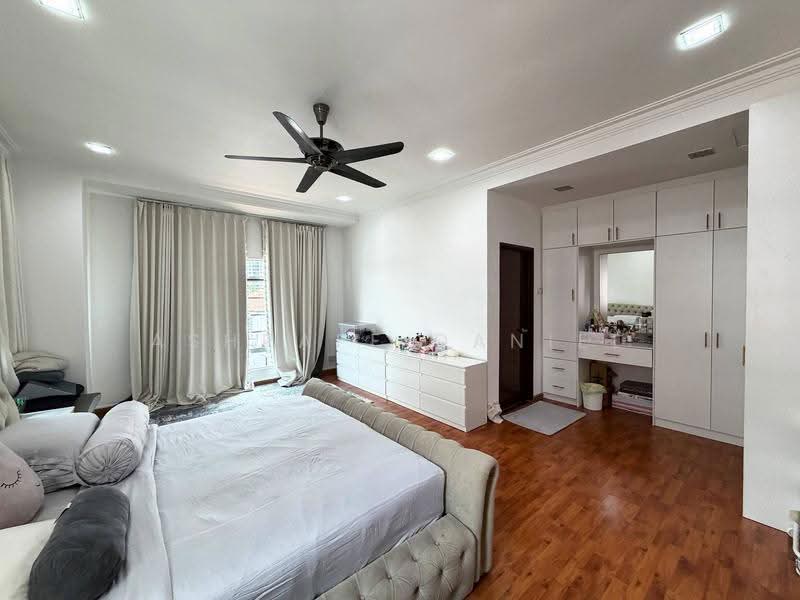 Bungalow House for Sale in Bandar Putra Permai (Seri Kembangan) - Ashraff Daniel - PropertyGuru.com.my