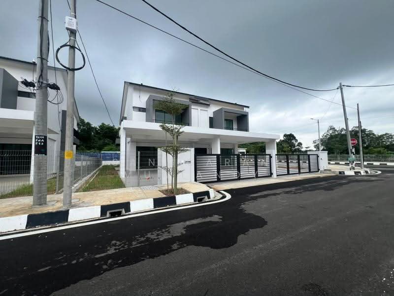 Rumah Berkembar untuk Dijual di Rumah Berkembar Dua Tingkat Di Kubang Semang (Kubang Semang) - Sanggaran Muniandy - Exterior - PropertyGuru.com.my
