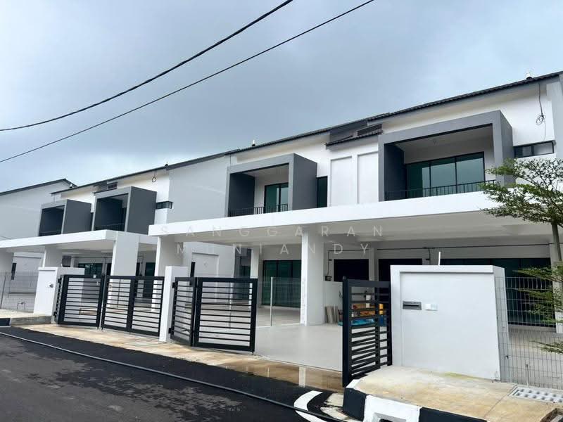 Rumah Berkembar untuk Dijual di Rumah Berkembar Dua Tingkat Di Kubang Semang (Kubang Semang) - Sanggaran Muniandy - Exterior - PropertyGuru.com.my