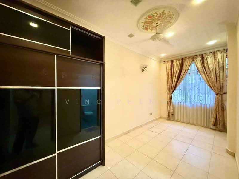 2-storey Terraced House for Rent in Taman Bukit Piatu Mutiara (Bukit Baru) - Vinc Pheng - Bedroom - PropertyGuru.com.my