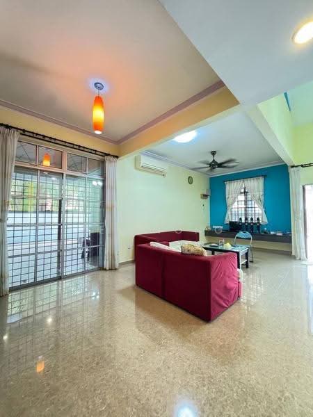 1.5-storey Terraced House for Sale in Bandar Putra Kulai (Kulai) - Zen Wong - Living Room - PropertyGuru.com.my