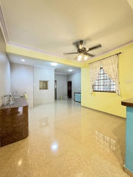 1.5-storey Terraced House for Sale in Bandar Putra Kulai (Kulai) - Zen Wong - Kitchen - PropertyGuru.com.my