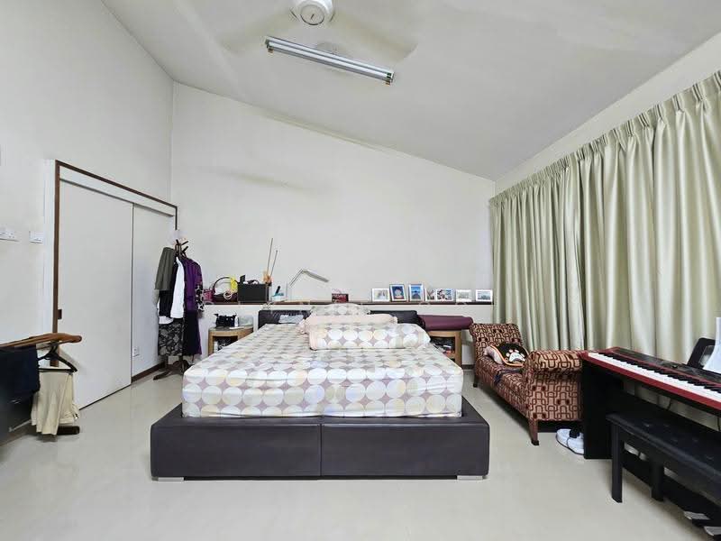2-storey Terraced House for Sale in Taman Bukit Desa (Taman Desa) - Dlynie Ooi - Bedroom - PropertyGuru.com.my