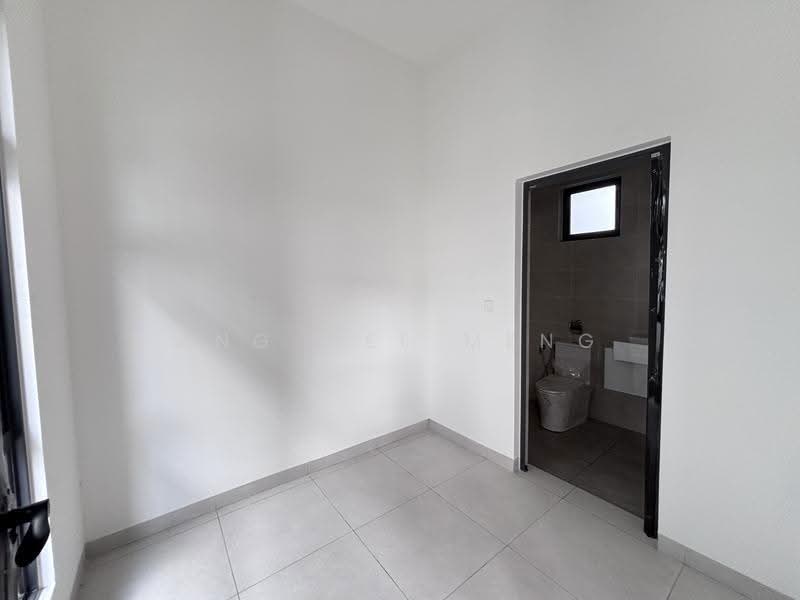 Semi-Detached House for Sale in Johor Bahru (Johor) - Ang Wee Meng - Bathroom - PropertyGuru.com.my