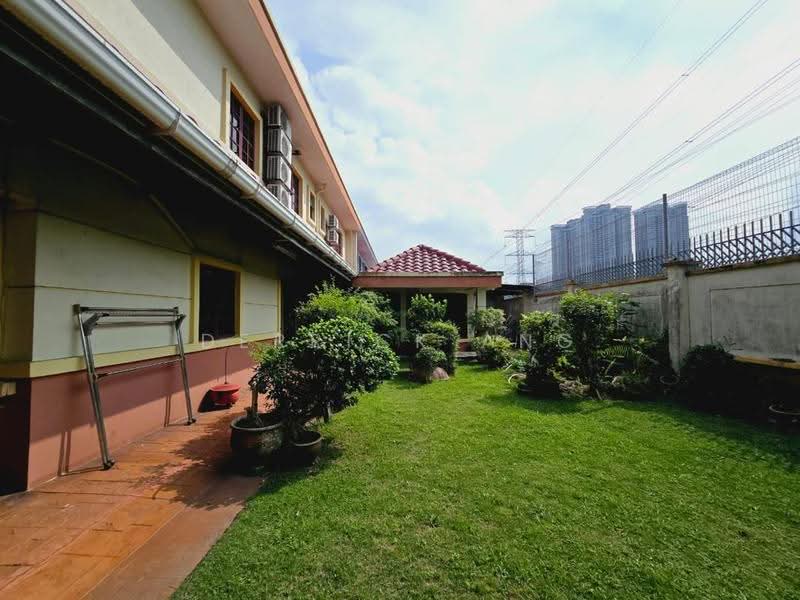 Bungalow House for Sale in Sunway Damansara (Kota Damansara) - Derrick Ang - Exterior - PropertyGuru.com.my