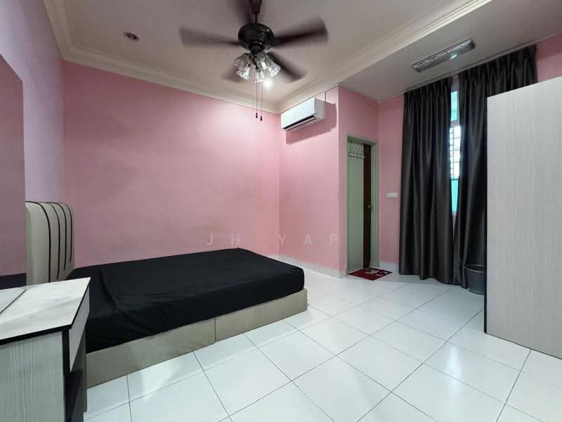 2-storey Terraced House for Rent in Taman Lagenda Putra (Kulai) - JH Yap - Bedroom - PropertyGuru.com.my