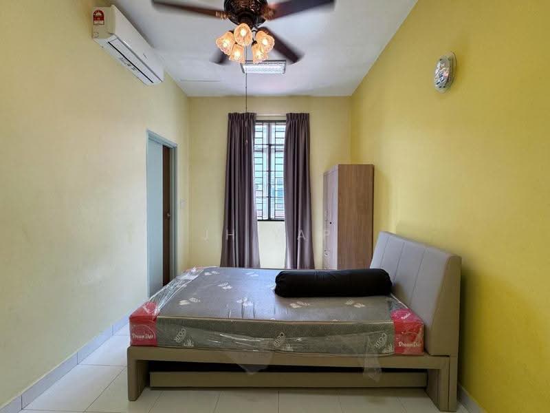 2-storey Terraced House for Rent in Taman Lagenda Putra (Kulai) - JH Yap - Bedroom - PropertyGuru.com.my
