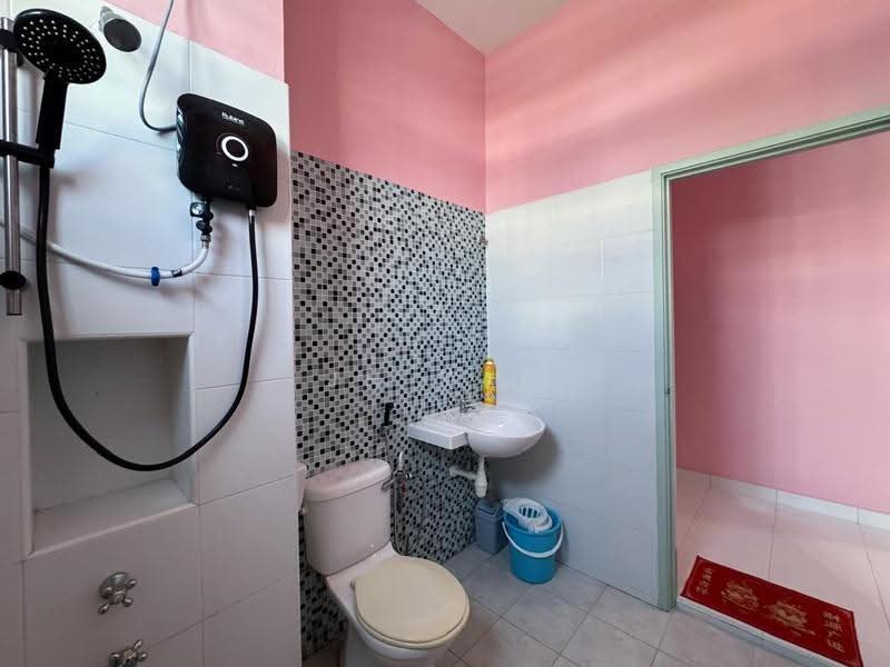 2-storey Terraced House for Rent in Taman Lagenda Putra (Kulai) - JH Yap - Bathroom - PropertyGuru.com.my