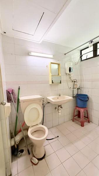 Kondominium untuk Dijual di Menara Greenview - Elaine Ooi - Bathroom - PropertyGuru.com.my