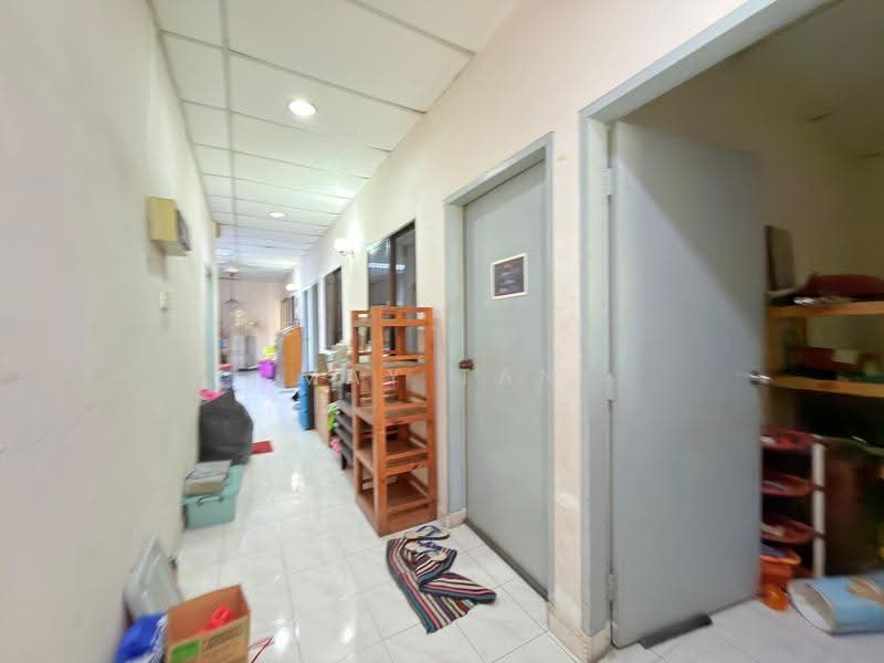 Kedai untuk Dijual di Taman Sri Kluang (Kluang) - May Tan - Corridor - PropertyGuru.com.my