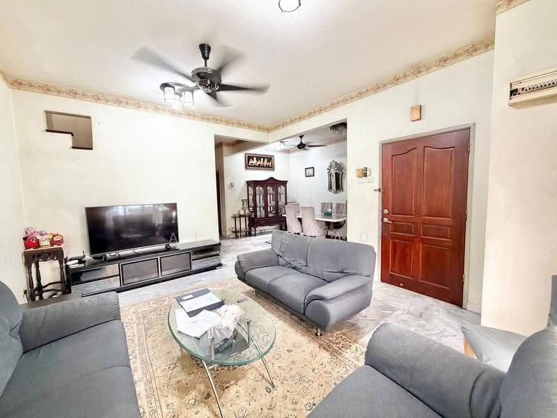 2-storey Terraced House for Sale in Usj 17 (Subang Jaya) - Alif Saad - Living Room - PropertyGuru.com.my