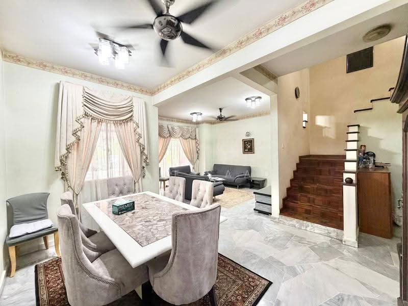 2-storey Terraced House for Sale in Usj 17 (Subang Jaya) - Alif Saad - Living Room - PropertyGuru.com.my