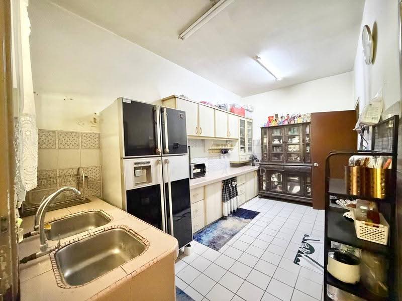 2-storey Terraced House for Sale in Usj 17 (Subang Jaya) - Alif Saad - Kitchen - PropertyGuru.com.my