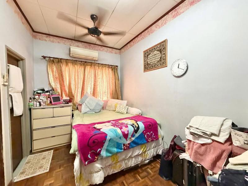 2-storey Terraced House for Sale in Usj 17 (Subang Jaya) - Alif Saad - Bedroom - PropertyGuru.com.my