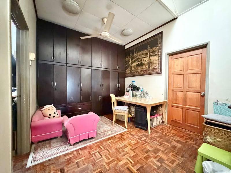 2-storey Terraced House for Sale in Usj 17 (Subang Jaya) - Alif Saad - Study - PropertyGuru.com.my