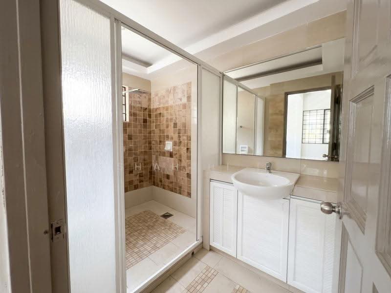 Semi-Detached House for Rent in Bangsar (Kuala Lumpur) - Shahshi T - Bathroom - PropertyGuru.com.my
