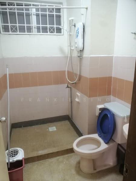 Kondominium untuk Dijual di Bukit OUG Condominiums - Frankie Sing - Bathroom - PropertyGuru.com.my