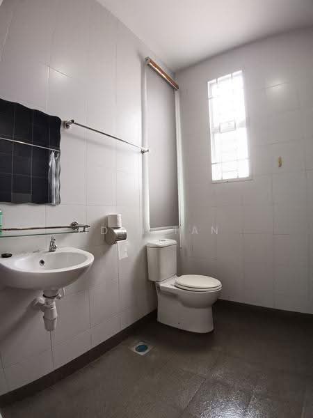 2-storey Terraced House for Sale in Taman Desaru Utama (Pengerang) - Iden Tan - Bathroom - PropertyGuru.com.my