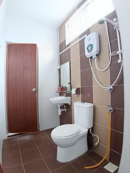2-storey Terraced House for Sale in Taman Desaru Utama (Pengerang) - Iden Tan - Bathroom - PropertyGuru.com.my