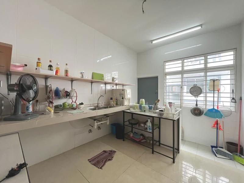 Rumah Teres untuk Dijual di Taman Taming Indah 2 (Bandar Sungai Long) - Anna H - Kitchen - PropertyGuru.com.my