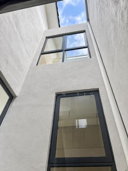 3-storey Terraced House for Sale in Batu Uban (Gelugor) - Enoch Tiu - PropertyGuru.com.my