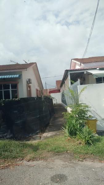 Rumah Teres 1-Tingkat untuk Dijual di Taman Garuda (Durian Tunggal) - Ys Ng - Exterior - PropertyGuru.com.my