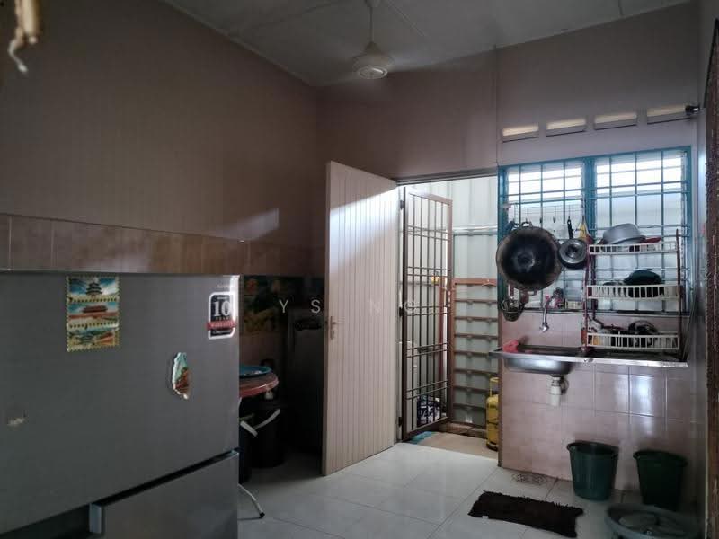 Rumah Teres 1-Tingkat untuk Dijual di Taman Garuda (Durian Tunggal) - Ys Ng - Kitchen - PropertyGuru.com.my