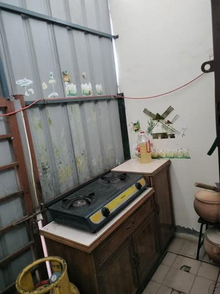 Rumah Teres 1-Tingkat untuk Dijual di Taman Garuda (Durian Tunggal) - Ys Ng - Kitchen - PropertyGuru.com.my
