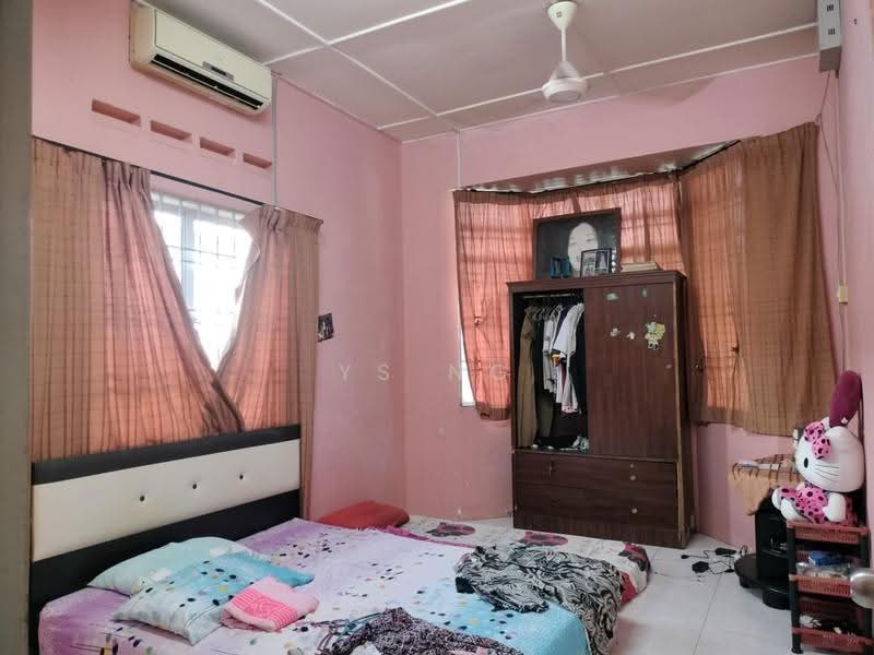 Rumah Teres 1-Tingkat untuk Dijual di Taman Garuda (Durian Tunggal) - Ys Ng - Bedroom - PropertyGuru.com.my