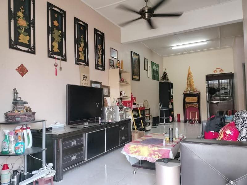 Rumah Teres 1-Tingkat untuk Dijual di Taman Garuda (Durian Tunggal) - Ys Ng - Living Room - PropertyGuru.com.my