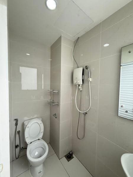Condominium for Rent at Kings Bay @ Country Garden Danga Bay - May Phing - Bathroom - PropertyGuru.com.my