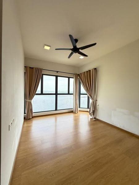 Condominium for Rent at Kings Bay @ Country Garden Danga Bay - May Phing - Living Room - PropertyGuru.com.my