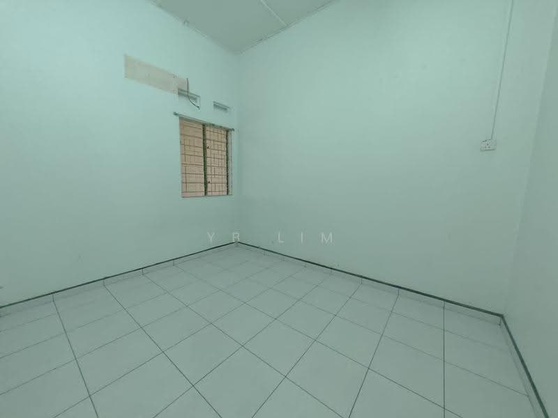 1-storey Terraced House for Sale in Kampung Lapan (Melaka City) - YB Lim - PropertyGuru.com.my