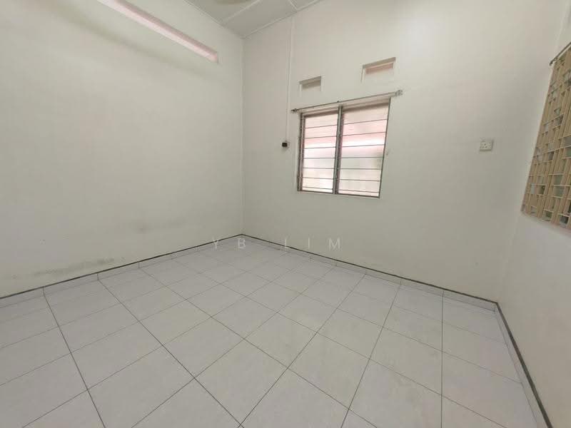 1-storey Terraced House for Sale in Kampung Lapan (Melaka City) - YB Lim - PropertyGuru.com.my