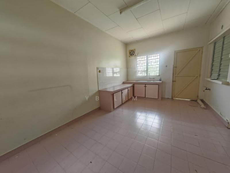 1-storey Terraced House for Sale in Kampung Lapan (Melaka City) - YB Lim - PropertyGuru.com.my