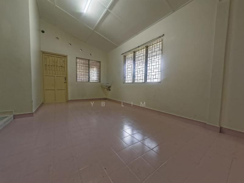 1-storey Terraced House for Sale in Kampung Lapan (Melaka City) - YB Lim - PropertyGuru.com.my