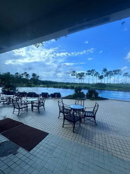 Rumah Kluster untuk Dijual di Forest City (Gelang Patah) - Vincent Lai - Pool - PropertyGuru.com.my