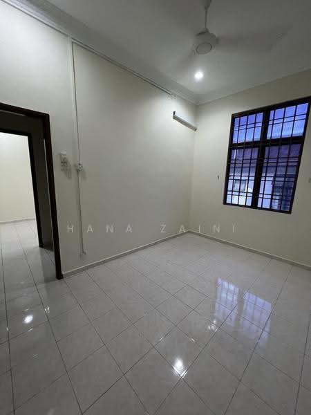 Rumah Teres 2-Tingkat untuk Dijual di Taman Desa Melati (Nilai) - Hana Zaini - Interior - PropertyGuru.com.my