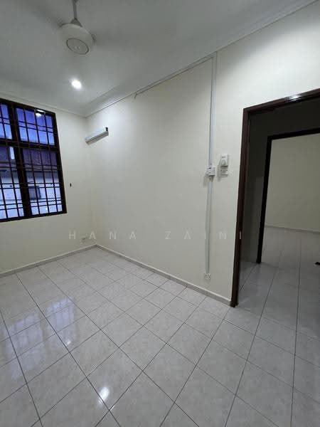 Rumah Teres 2-Tingkat untuk Dijual di Taman Desa Melati (Nilai) - Hana Zaini - Interior - PropertyGuru.com.my