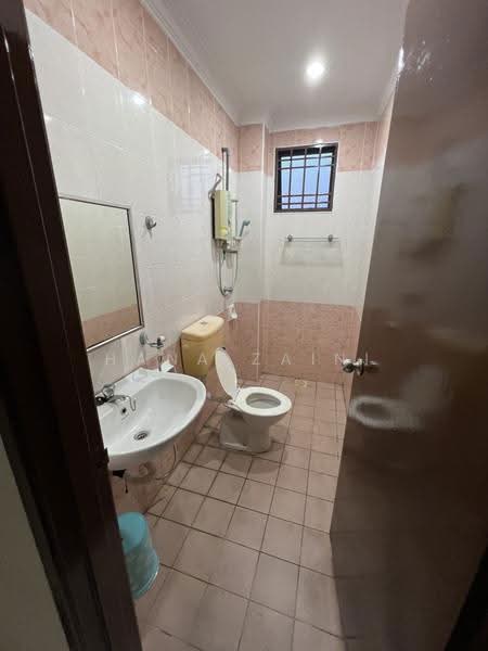 Rumah Teres 2-Tingkat untuk Dijual di Taman Desa Melati (Nilai) - Hana Zaini - Bathroom - PropertyGuru.com.my