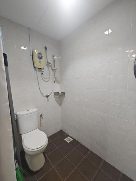 Condominium for Sale at Atmosfera Kondominium - JK Lau - Bathroom - PropertyGuru.com.my
