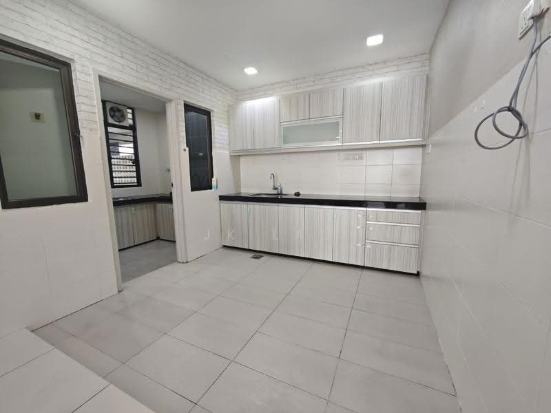 Condominium for Sale at Atmosfera Kondominium - JK Lau - Kitchen - PropertyGuru.com.my