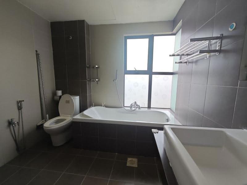 Condominium for Sale at Atmosfera Kondominium - JK Lau - Bathroom - PropertyGuru.com.my